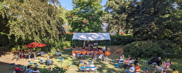 Open-Air-Konzert „Klingt nach!“ mit unterschiedlichen Musiker:innen/Bands