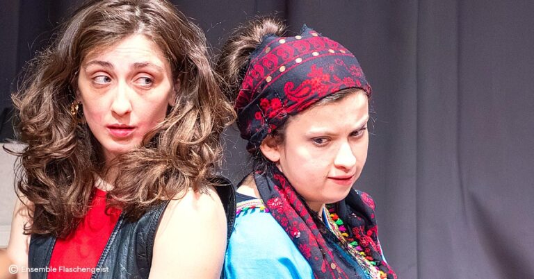 »Jeder hat sein eigenes Grab« – Theaterstück – Ensemble Flaschengeist